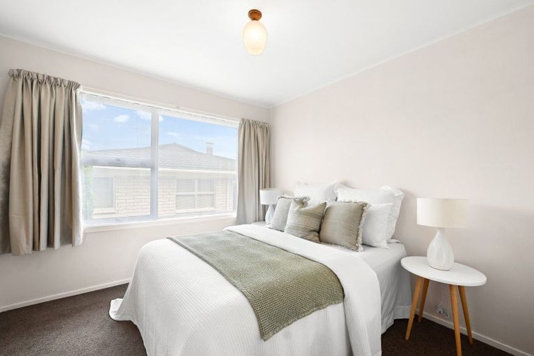 Photo of property in 16 Resthill Crescent, Glenview, Hamilton, 3206