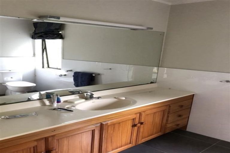 Photo of property in 29 Calypso Place, Rothesay Bay, Auckland, 0630