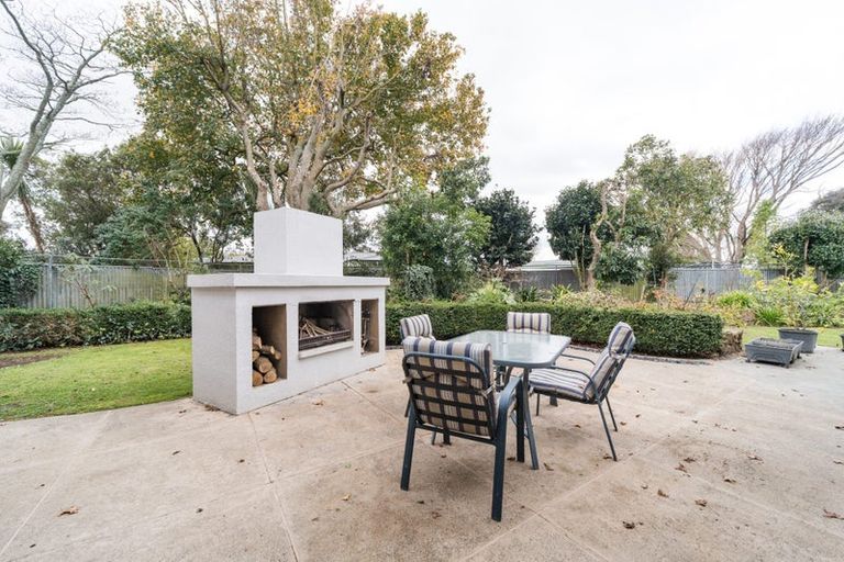 Photo of property in 8 Goodwyn Crescent, Hokowhitu, Palmerston North, 4410