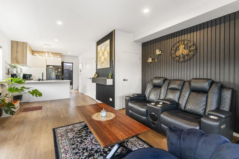 Photo of property in 7/69 Wharf Road, Te Atatu Peninsula, Auckland, 0610