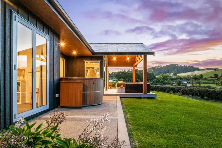 Photo of property in 113 Takatu Road, Tawharanui Peninsula, Warkworth, 0986