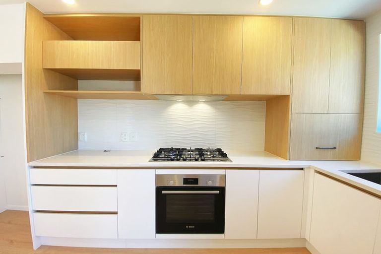 Photo of property in 70c Bond Crescent, Forrest Hill, Auckland, 0620