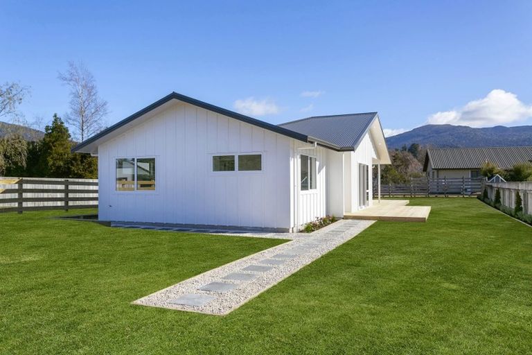 Photo of property in 28 Ngahana Place, Turangi, 3334