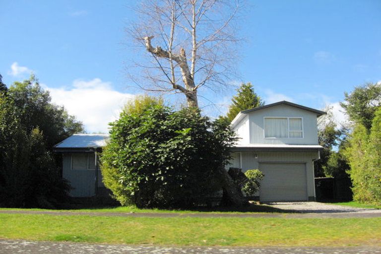 Photo of property in 9 Te Kuru Lane, Pukawa Bay, Turangi, 3381