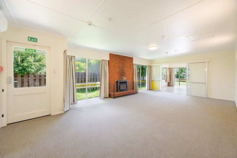 Photo of property in 16 Anderson Road, Taradale, Napier, 4112