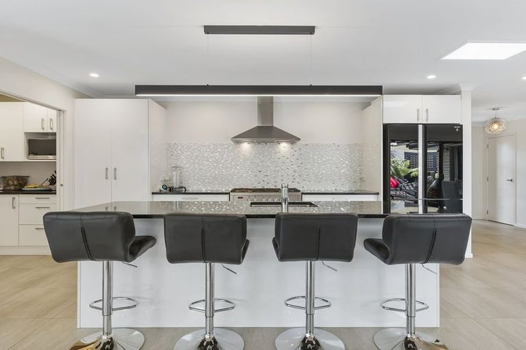 Photo of property in 17 Wautaiti Drive, Riverhead, 0820