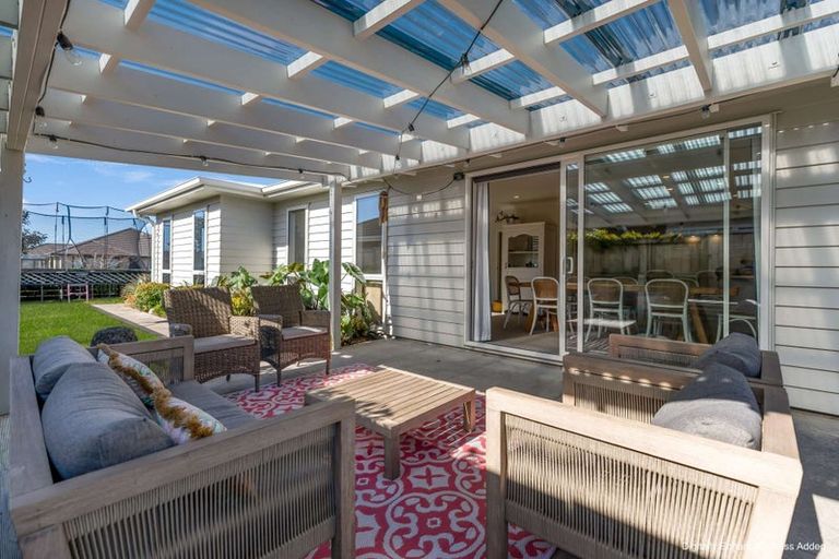 Photo of property in 2 Raiha Street, Papamoa Beach, Papamoa, 3118