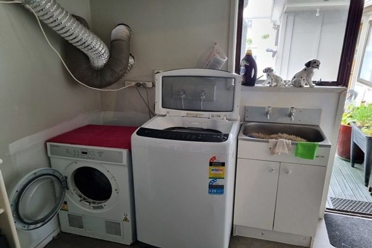 Photo of property in 1/23 The Esplanade, Eastern Beach, Auckland, 2012