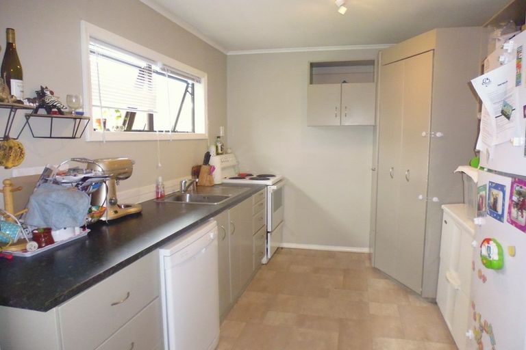 Photo of property in 910a Grove Road, Mayfair, Hastings, 4122