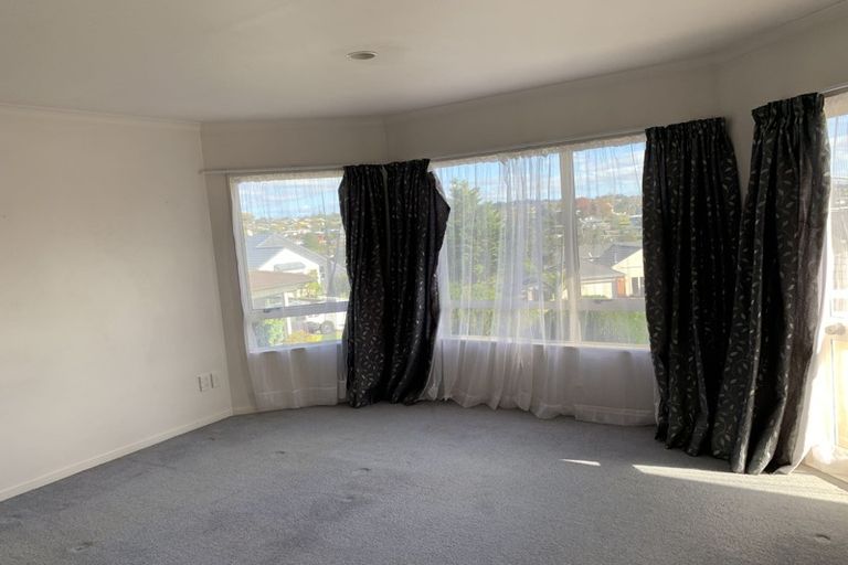 Photo of property in 16 Stephanie Close, Glenfield, Auckland, 0629