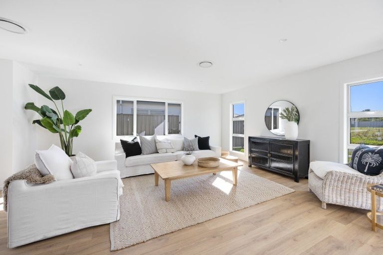 Photo of property in 10 Cassin Place, Taradale, Napier, 4112