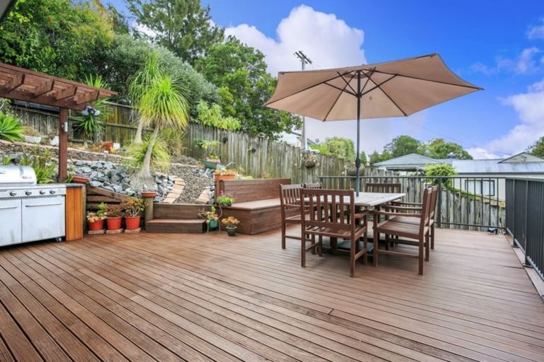 Photo of property in 2/83 Vandeleur Avenue, Birkdale, Auckland, 0626