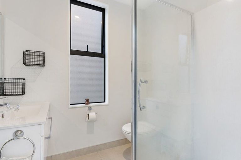 Photo of property in 17 Battalion Drive, Papakura, 2110