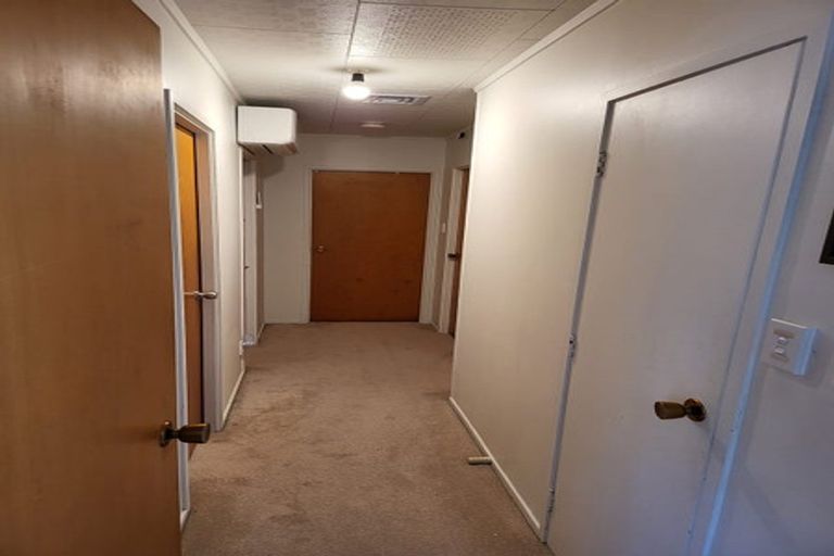 Photo of property in 7 Palmetto Place, Goodwood Heights, Auckland, 2105