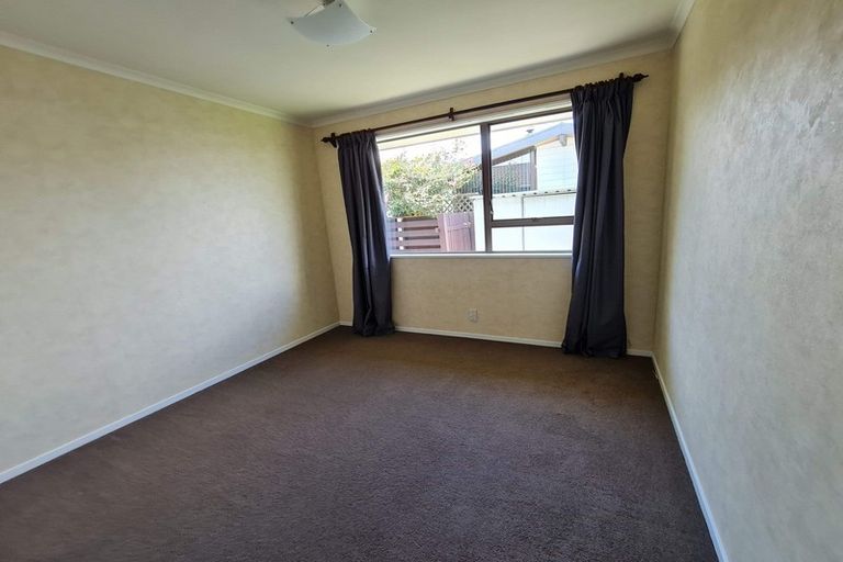 Photo of property in 43 Pencarrow Street, Highbury, Palmerston North, 4412