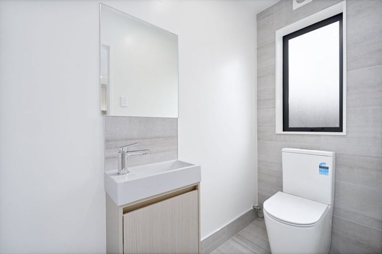 Photo of property in 18/106 Triangle Road, Massey, Auckland, 0614