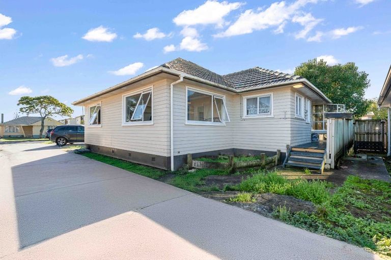 Photo of property in 8 Martin Road, Manurewa, Auckland, 2102