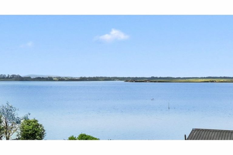 Photo of property in 13a Lawson Way, Weymouth, Auckland, 2103