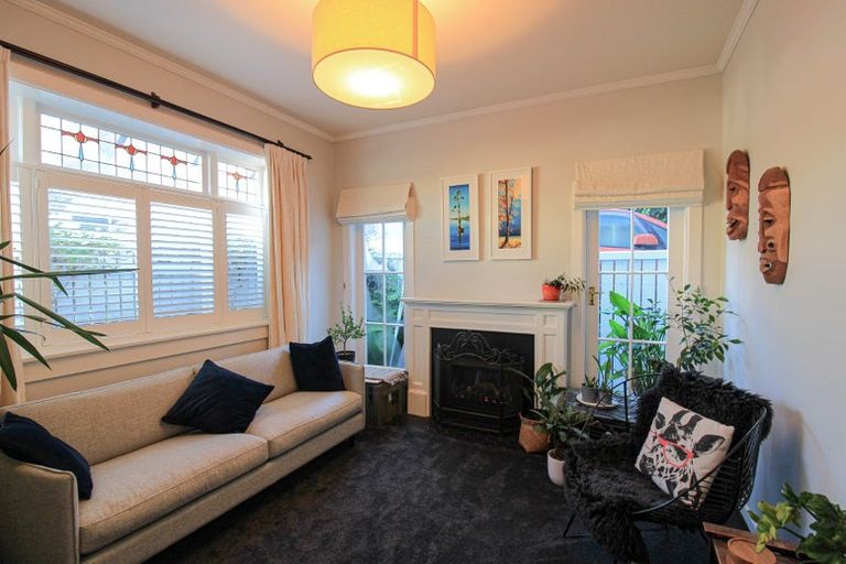 Photo of property in 16 Newman Terrace, Thorndon, Wellington, 6011