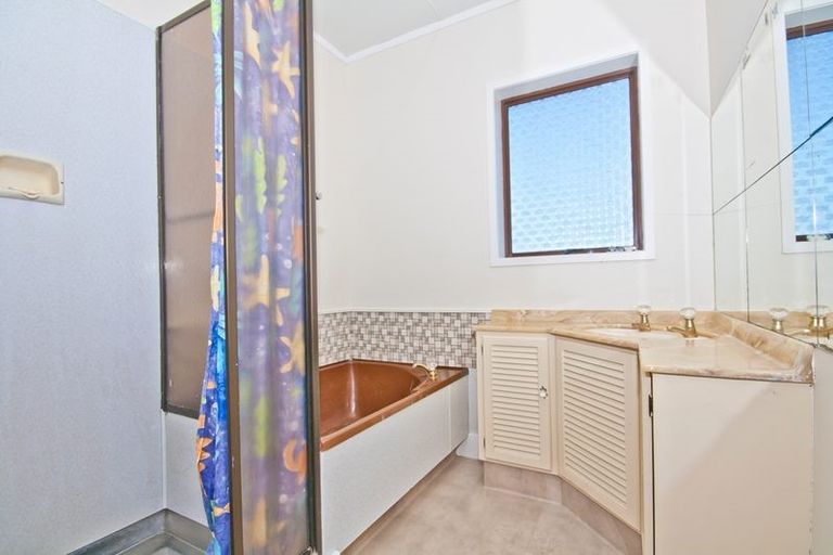 Photo of property in 171 Te Atatu Road, Te Atatu South, Auckland, 0610