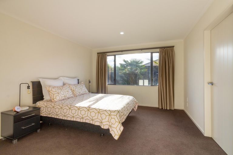 Photo of property in 9 Angelina Way, Kelvin Grove, Palmerston North, 4414