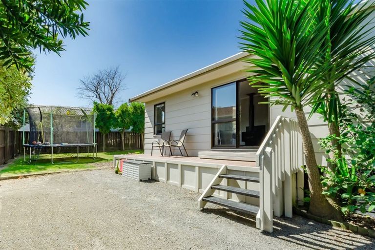 Photo of property in 12 Hookway Grove, Paraparaumu, 5032