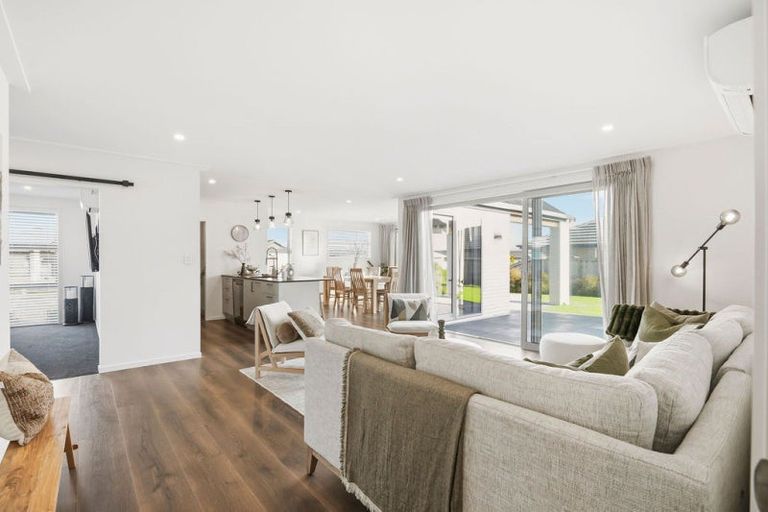 Photo of property in 1 Kaurinui Crescent, One Tree Point, 0118