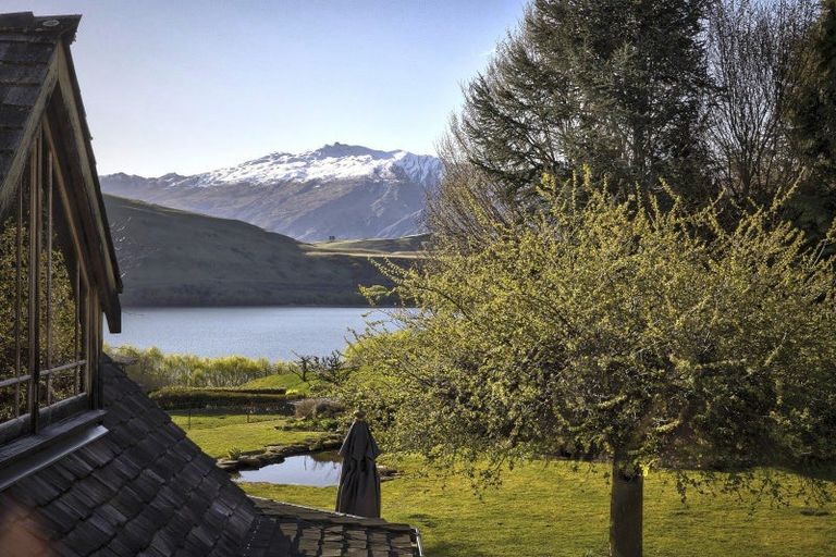 Photo of property in 11 Arrowtown-lake Hayes Road, Lake Hayes, Queenstown, 9371