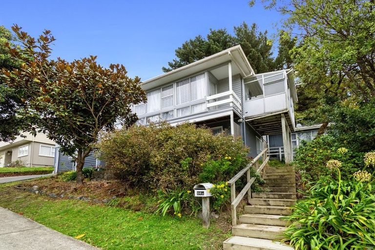 Photo of property in 26 Fyvie Avenue, Tawa, Wellington, 5028