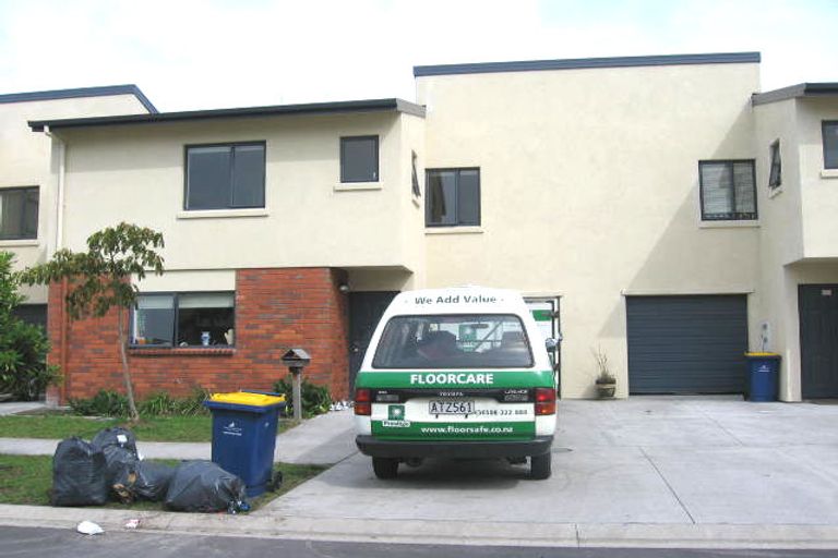Photo of property in 11 Gina Avenue, Ranui, Auckland, 0612