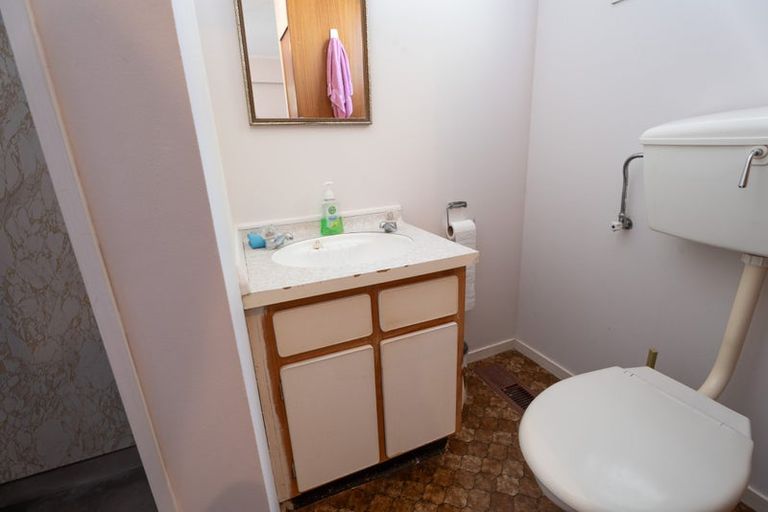 Photo of property in 68 Fyvie Avenue, Tawa, Wellington, 5028