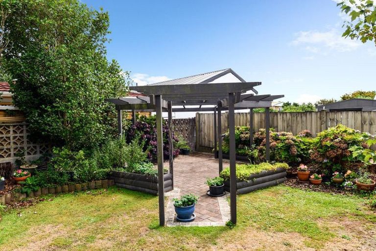 Photo of property in 23 Holloway Place, Forest Lake, Hamilton, 3200