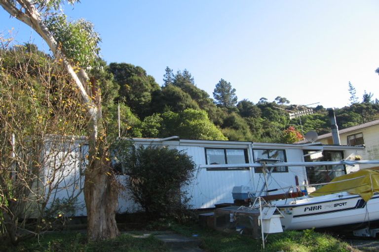 Photo of property in 14 Tiroiti Grove, Stokes Valley, Lower Hutt, 5019