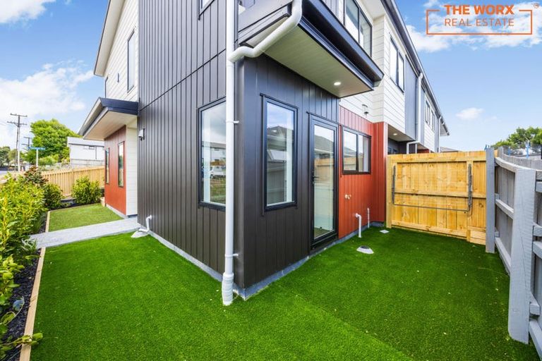 Photo of property in 56e Cyclamen Road, Mangere, Auckland, 2022