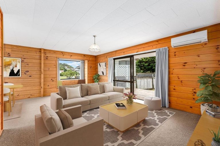 Photo of property in 47 Albatross Close, Whitby, Porirua, 5024