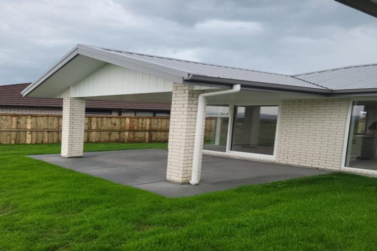 Photo of property in 21 Pukatea Crescent, Owhata, Rotorua, 3010