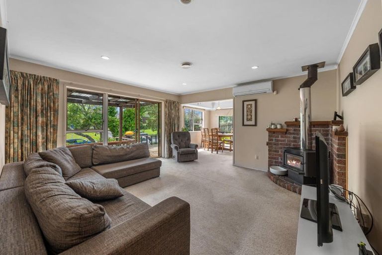 Photo of property in 31 Takapu Street, Henderson, Auckland, 0612