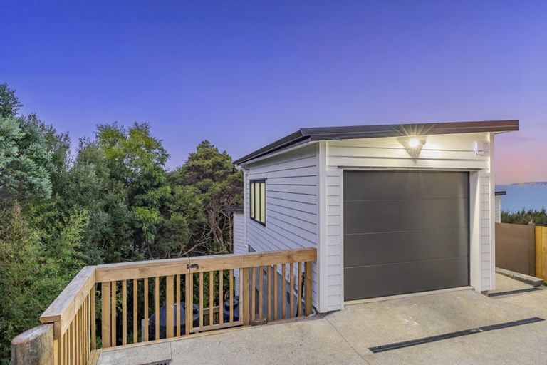 Photo of property in 254a Whangaparaoa Road, Red Beach, 0932