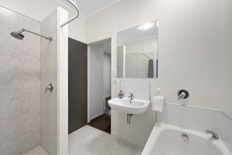 Photo of property in 2/517 Marine Drive, Sunshine Bay, Lower Hutt, 5013