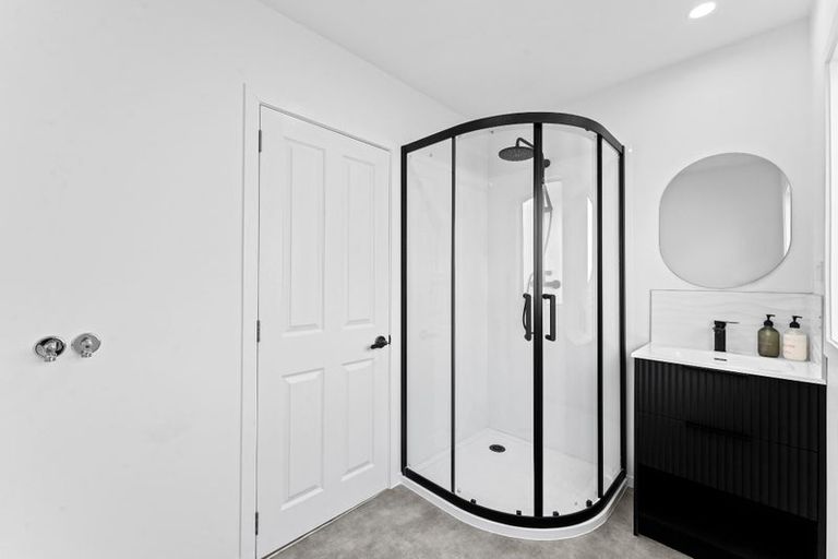 Photo of property in 23b Woodglen Road, Glen Eden, Auckland, 0602