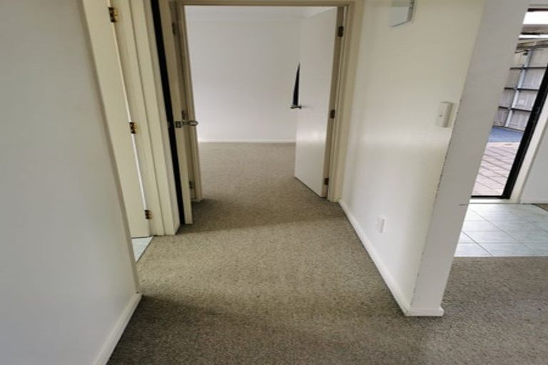 Photo of property in 70 Sturges Road, Henderson, Auckland, 0612