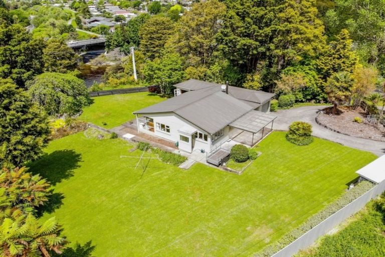 Photo of property in 4 Bridge Road, Birchville, Upper Hutt, 5018