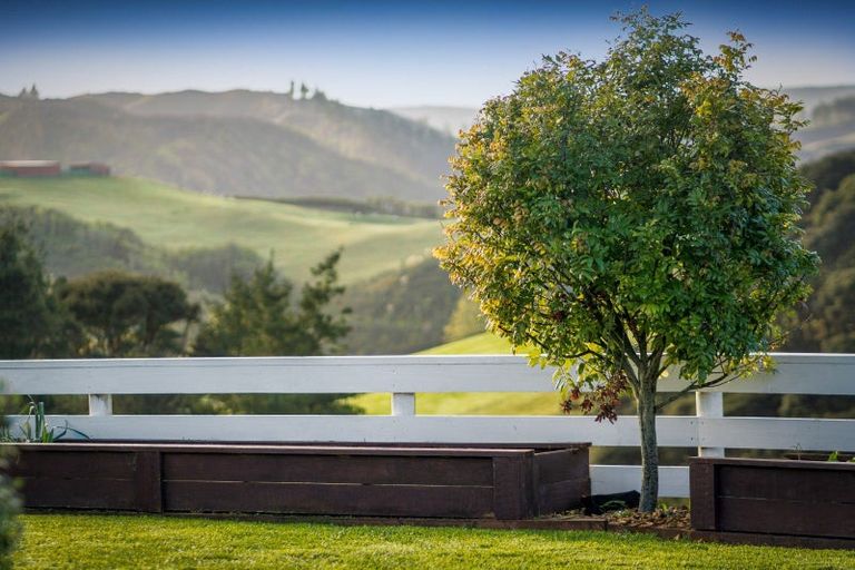 Photo of property in 6 Bridle Way, Hunua, Papakura, 2583