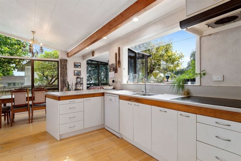 Photo of property in 11 Sunny Bay Road, Matua, Tauranga, 3110