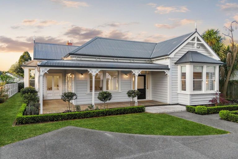 Photo of property in 16 Hamilton Road, Cambridge, 3434