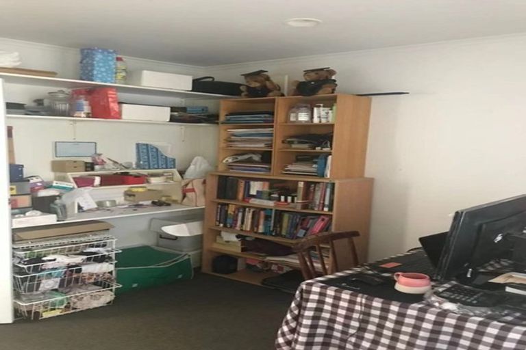 Photo of property in 34 Glenfern Road, Mellons Bay, Auckland, 2014