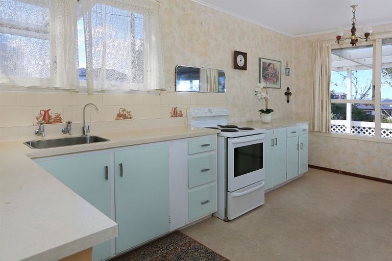 Photo of property in 274 Sturges Road, Henderson, Auckland, 0612