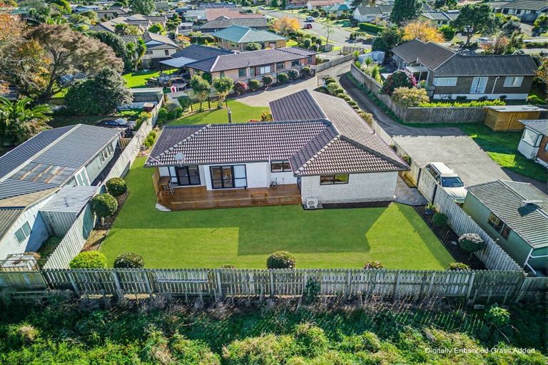 Photo of property in 23 Brookesmith Drive, Waiuku, 2123