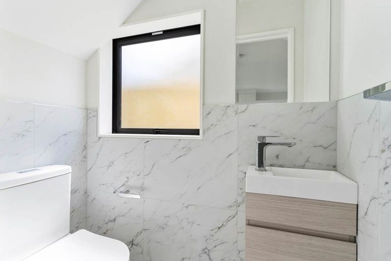 Photo of property in 19a Cornwall Road, Lyttelton, 8082