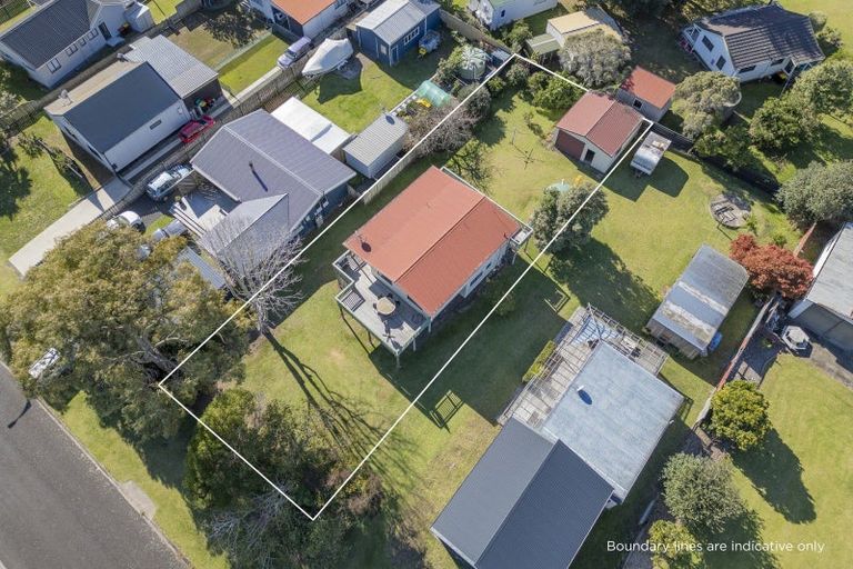 Photo of property in 20 Oyster Drive, Cooks Beach, Whitianga, 3591